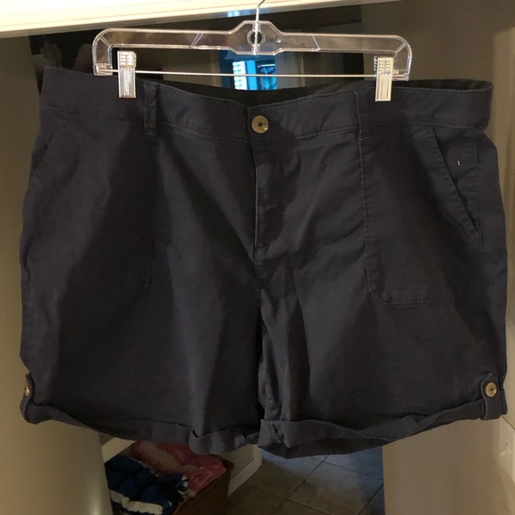 Lane Bryant Sz 18 Cotton Stretch Navy Blue Shorts - Picture 1 of 3